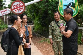 IGES team and Director In Sao from Kep Provincial Department of Environment and park authorities